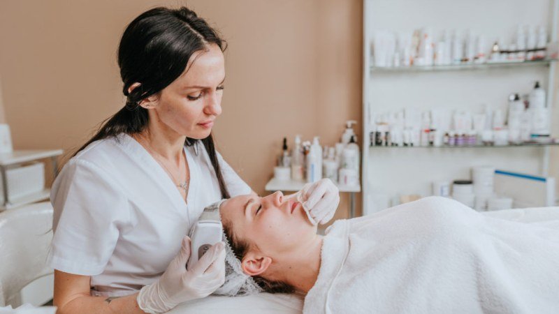 Why Online Cosmetology Education Is Perfect for You
