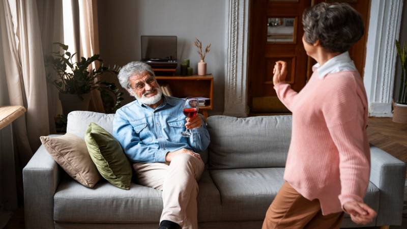 How to Reconnect with Elderly Relatives Who've Gone Quiet 